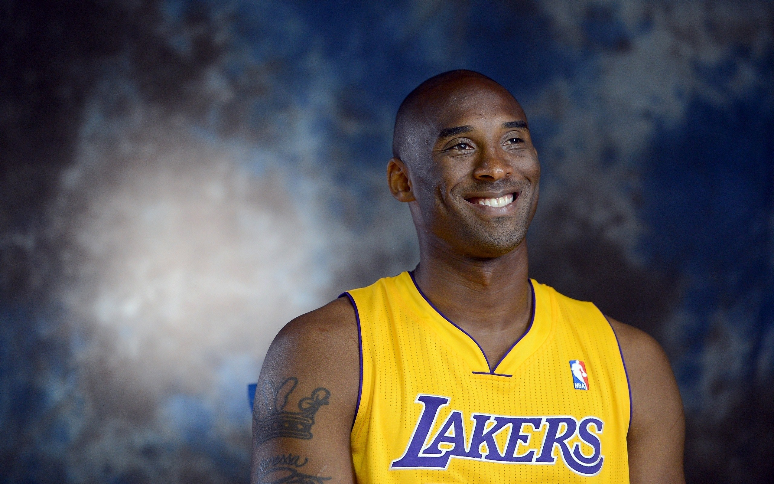 了字母哥的 了字母哥的